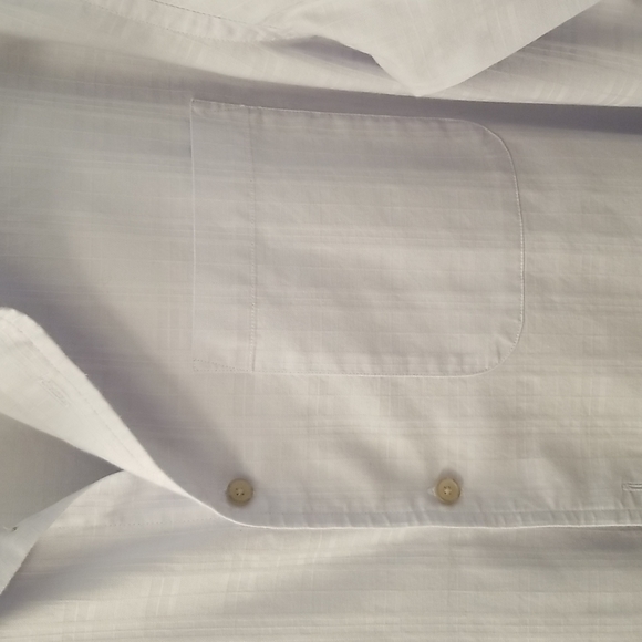 Jos.A.Banks Button down SS Shirt - Picture 2 of 4